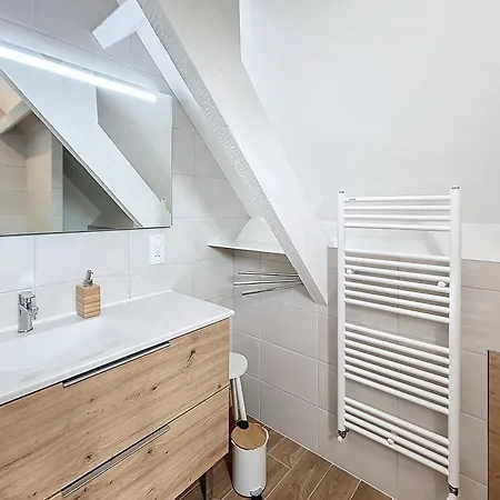 Дом отдыха Maison Avec Terrasse A 100m De La Plage, Jardin Clos, 3 Chambres, Proche Mont Saint-michel - Fr-1-361-457